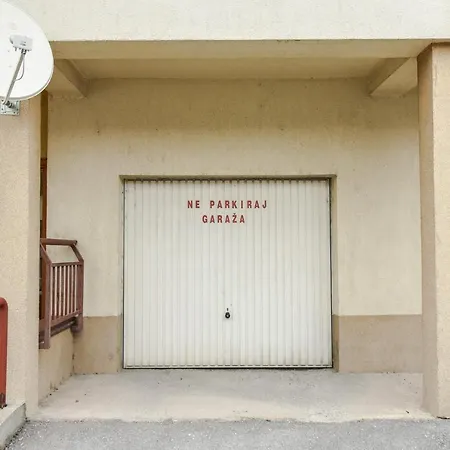 Stan Na Dan Sa Garazom Andel Διαμέρισμα *